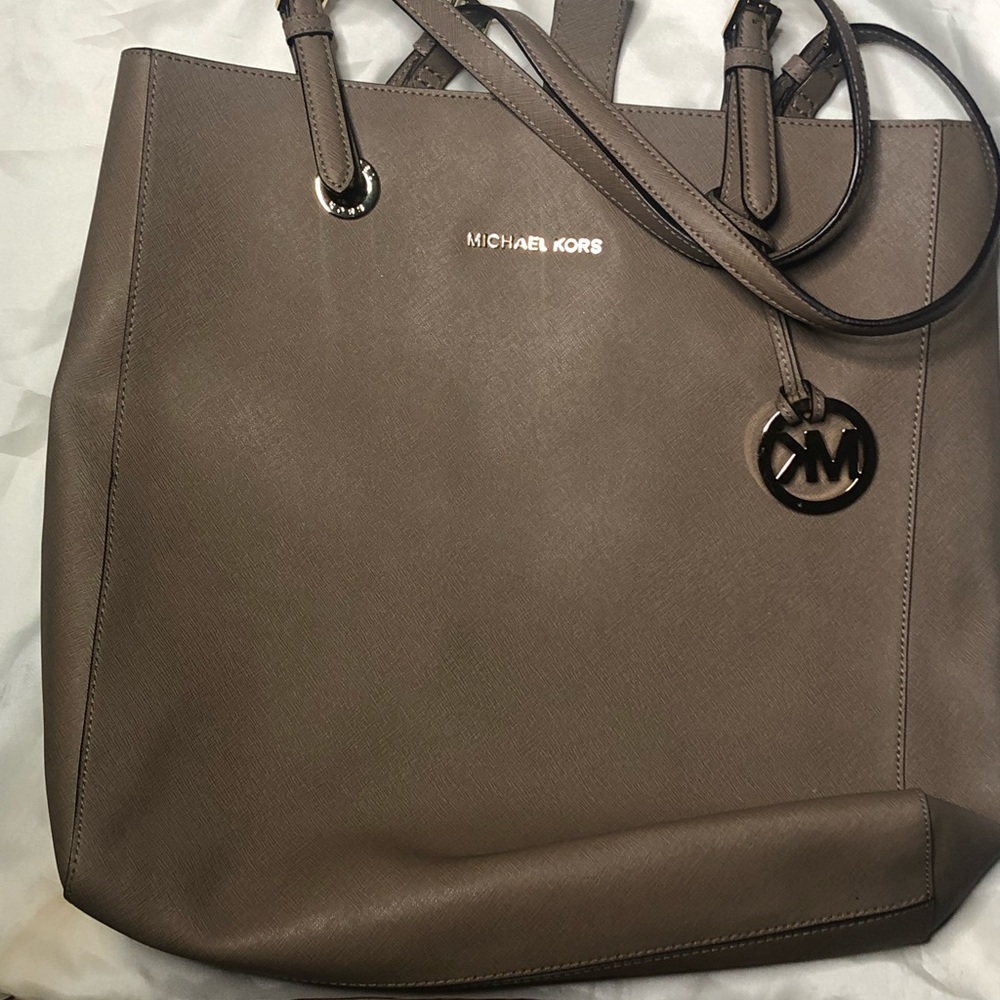Michael Kors Hayley Tote - Picture 5 of 5